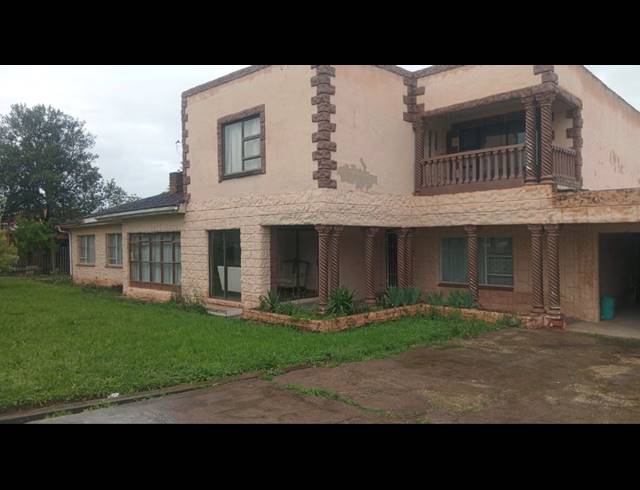 8 BEDROOM HOUSE FOR SALE IN VANES ESTATE